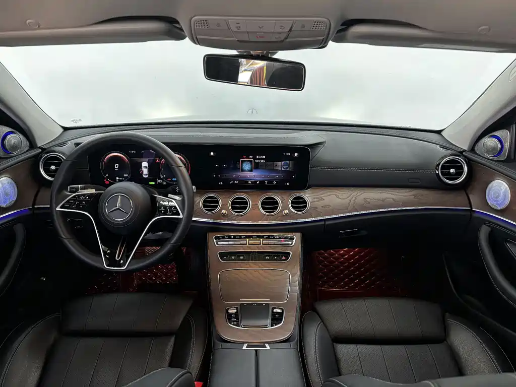 Mercedes-Benz E-Class — миниатюра 13