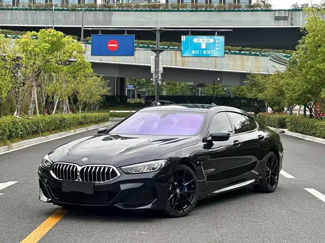 BMW  8 SERIES 2021