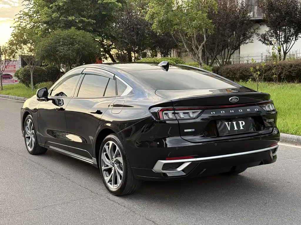 Ford Mondeo — миниатюра 6