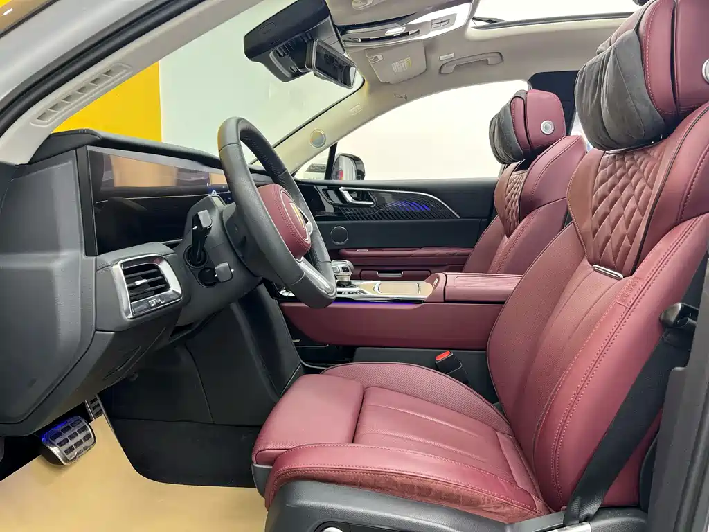Hongqi E-HS9 2022 660km мест