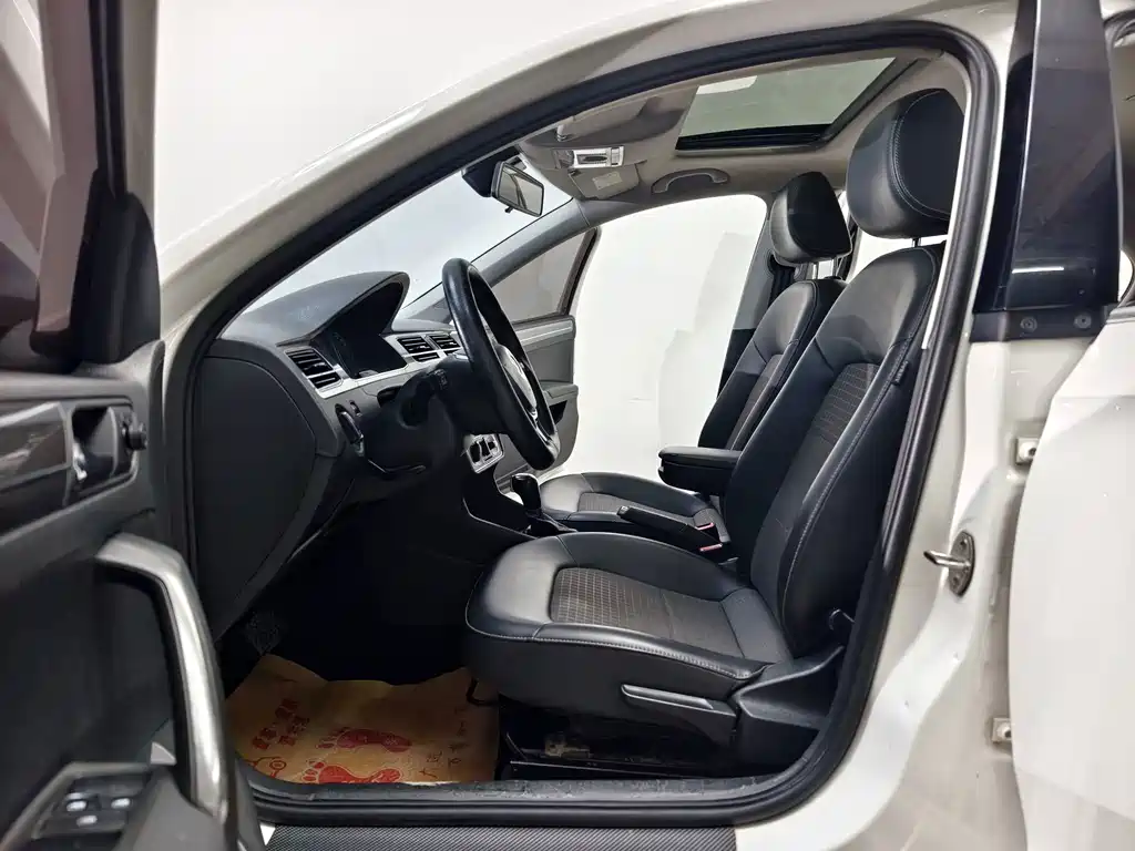 Volkswagen Santana — миниатюра 11