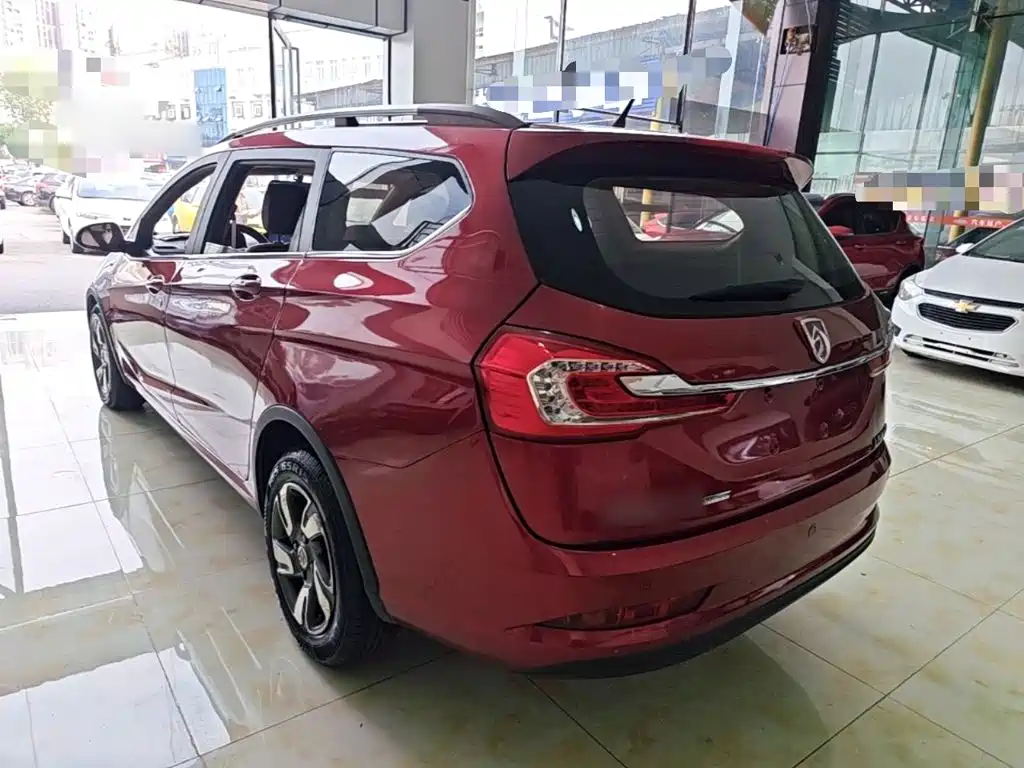 Baojun 310W — миниатюра 5
