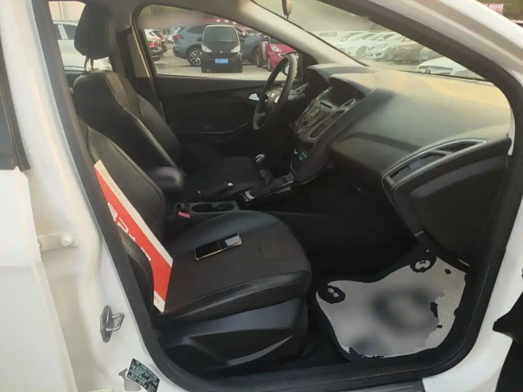 Ford Focus — миниатюра 25