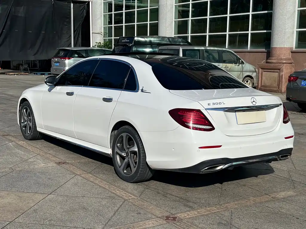 MERCEDES-BENZ  E CLASS