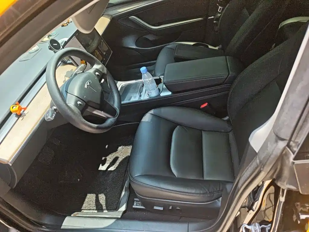 Tesla Model 3 — миниатюра 8