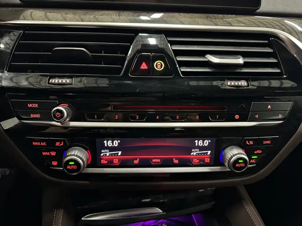 BMW 5 Series (Import) — миниатюра 17