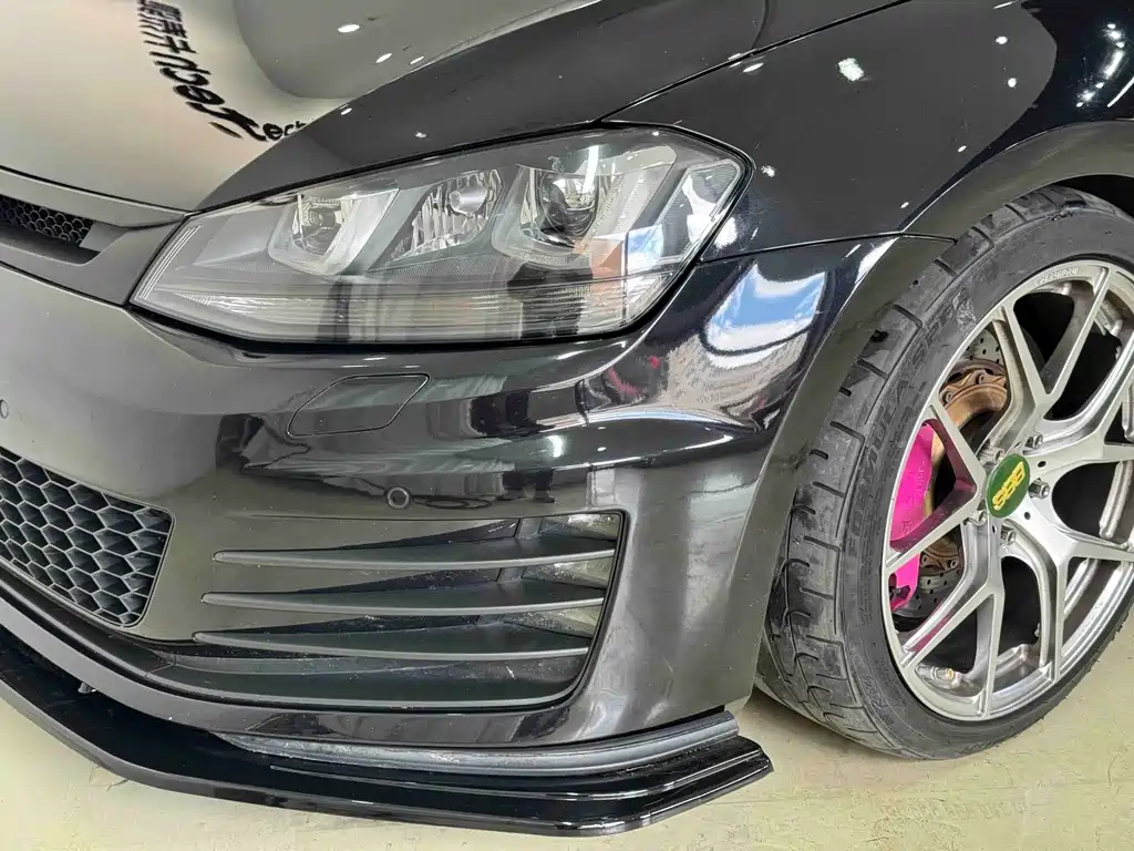 Volkswagen Golf GTI — миниатюра 11