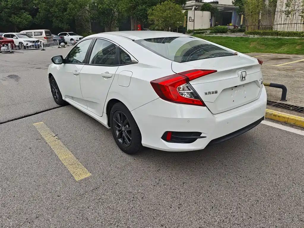 Honda Civic — миниатюра 5