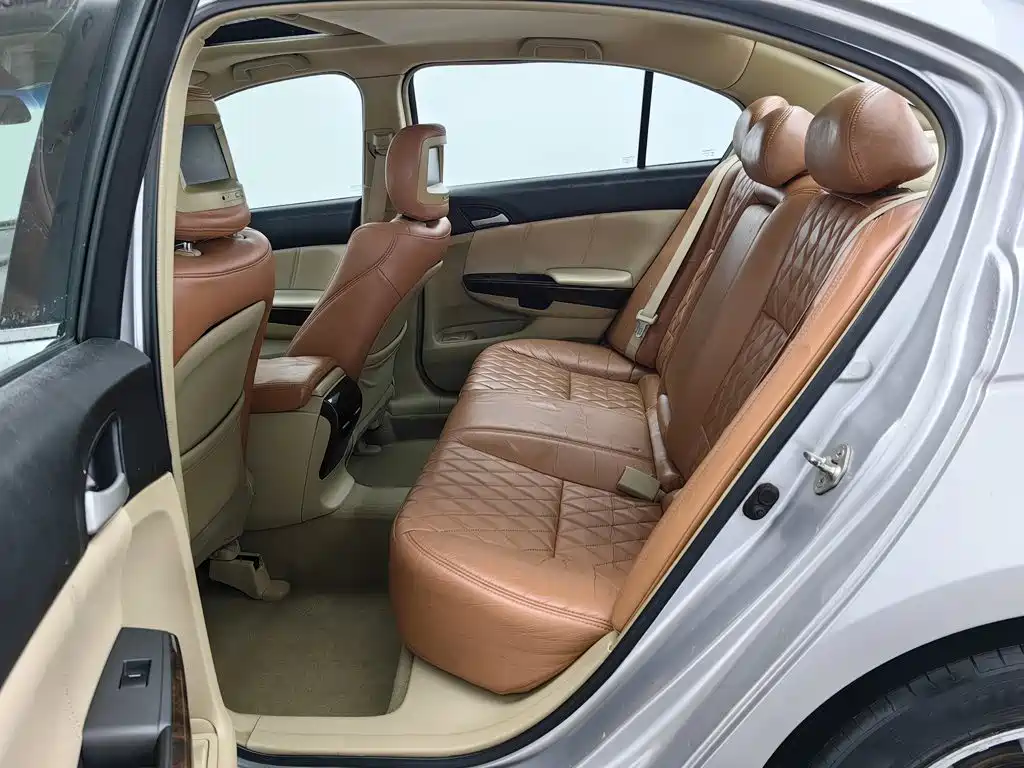 Honda Accord — миниатюра 15