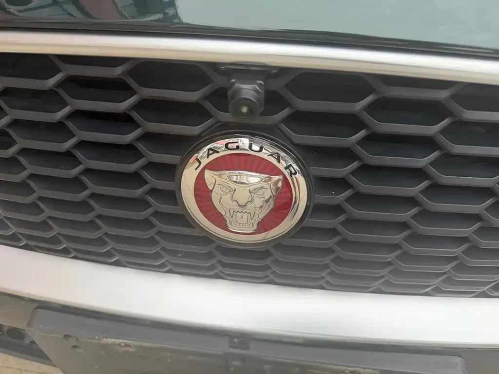 Jaguar XEL — миниатюра 5