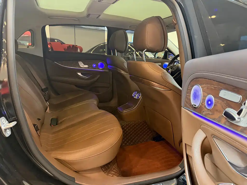 Mercedes-Benz E-Class — миниатюра 15