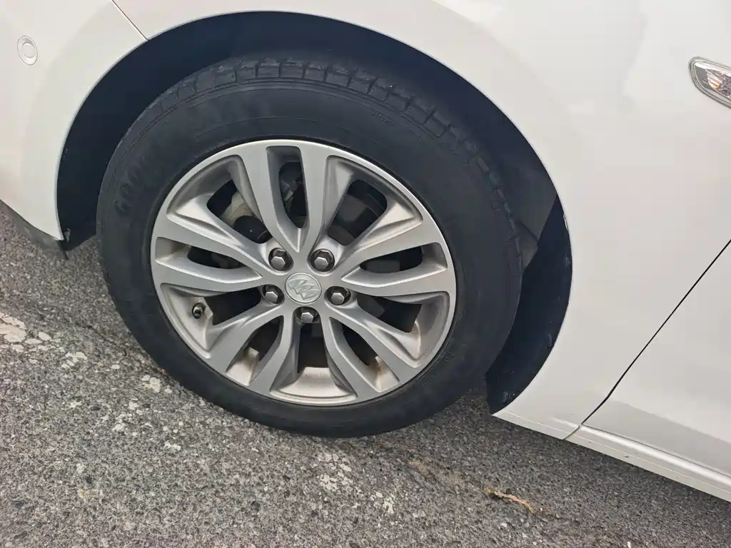 Buick Excelle — миниатюра 9