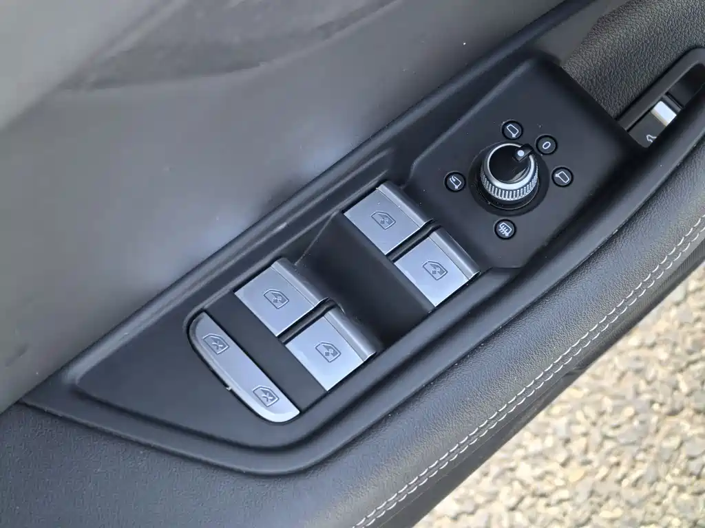 Audi A4L — миниатюра 16