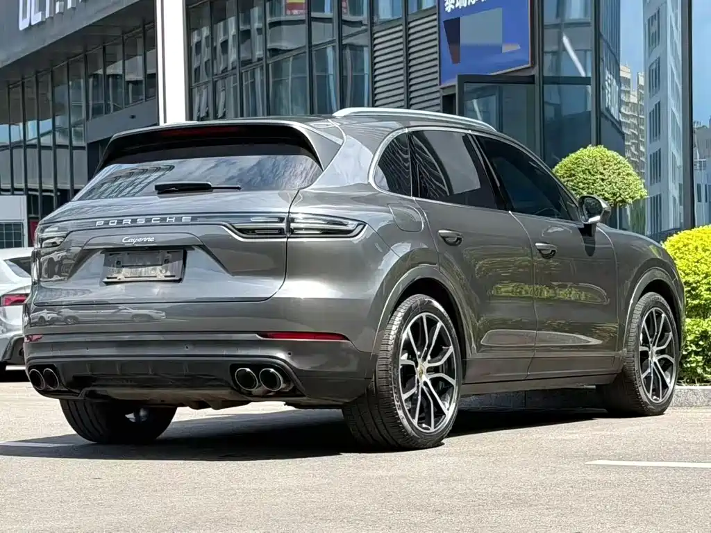 Porsche Cayenne — миниатюра 11