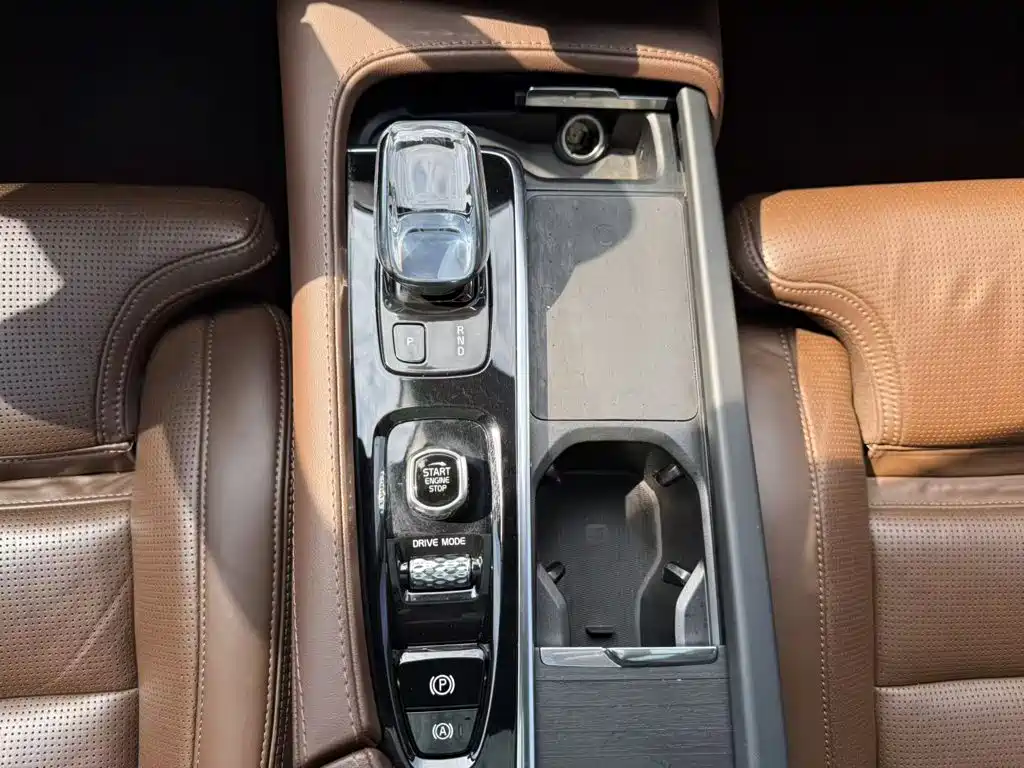 Volvo XC90 — миниатюра 14