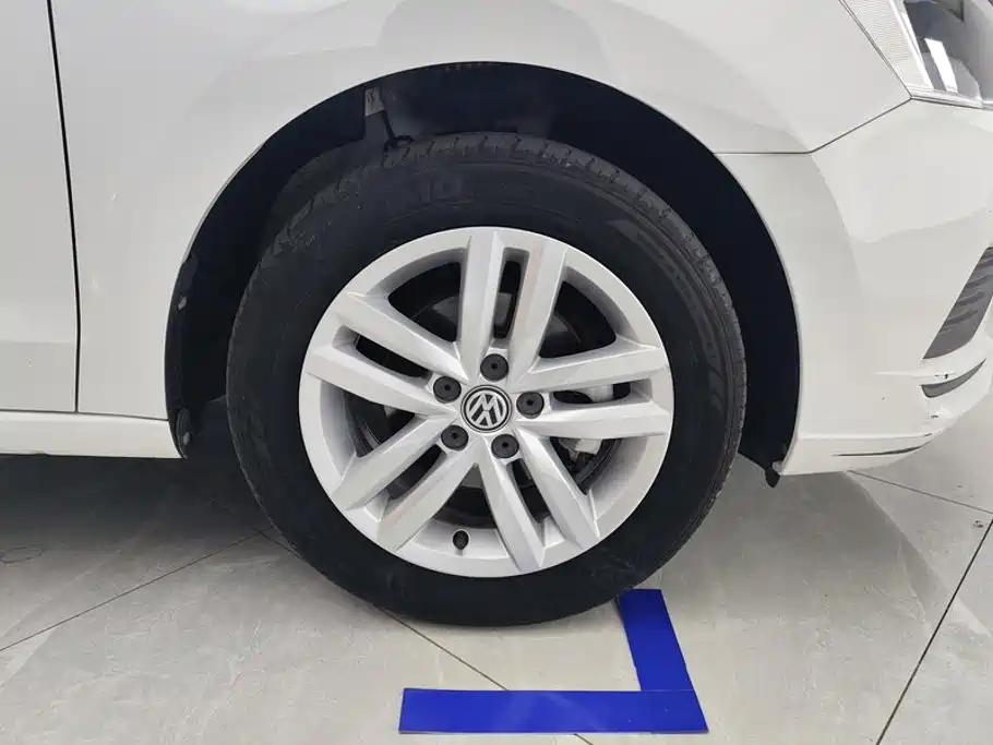 Volkswagen Jetta — миниатюра 6