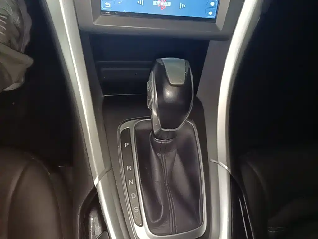 Ford Mondeo — миниатюра 14