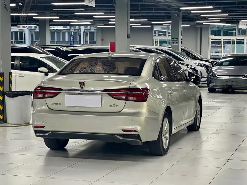 Roewe i6 New Energy — миниатюра 10