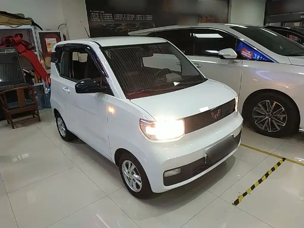 Wuling MINIEV — миниатюра 4