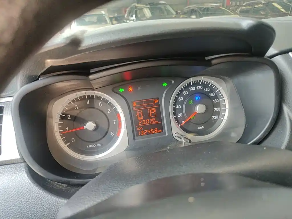 Venucia R50X — миниатюра 12