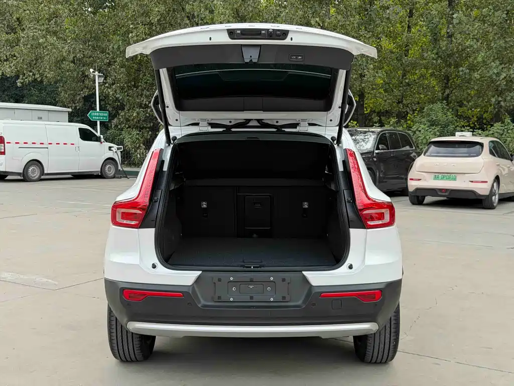 Volvo XC40 — миниатюра 18