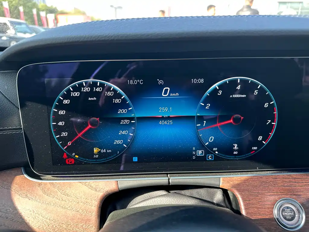 Mercedes-Benz E-Class — миниатюра 17