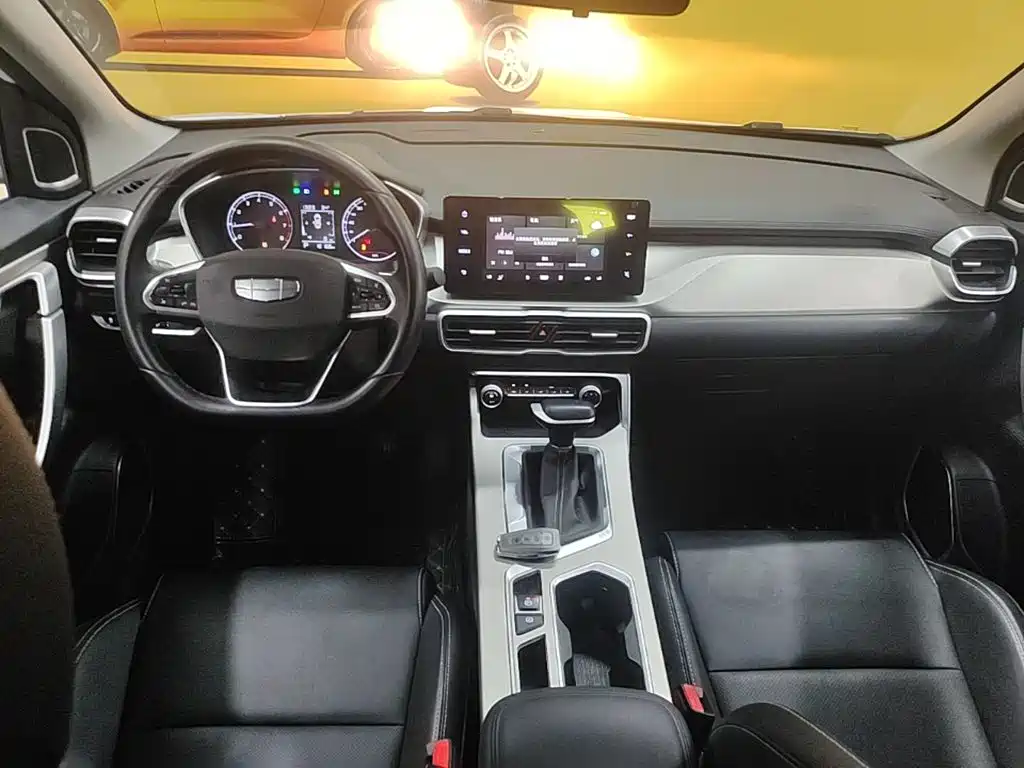 Geely Binyue — миниатюра 10