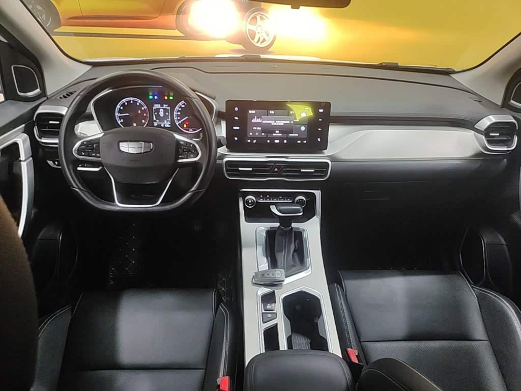 Geely Binyue 1.5 л 2024 г. Белый, пробег 19100 км