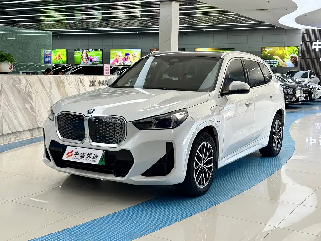 BMW iX1 2023 eDrive25L X