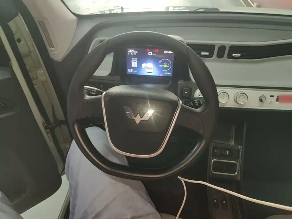 Wuling MINIEV — миниатюра 11
