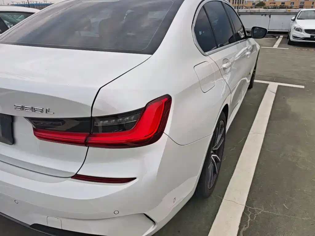 BMW 3 Series — миниатюра 8