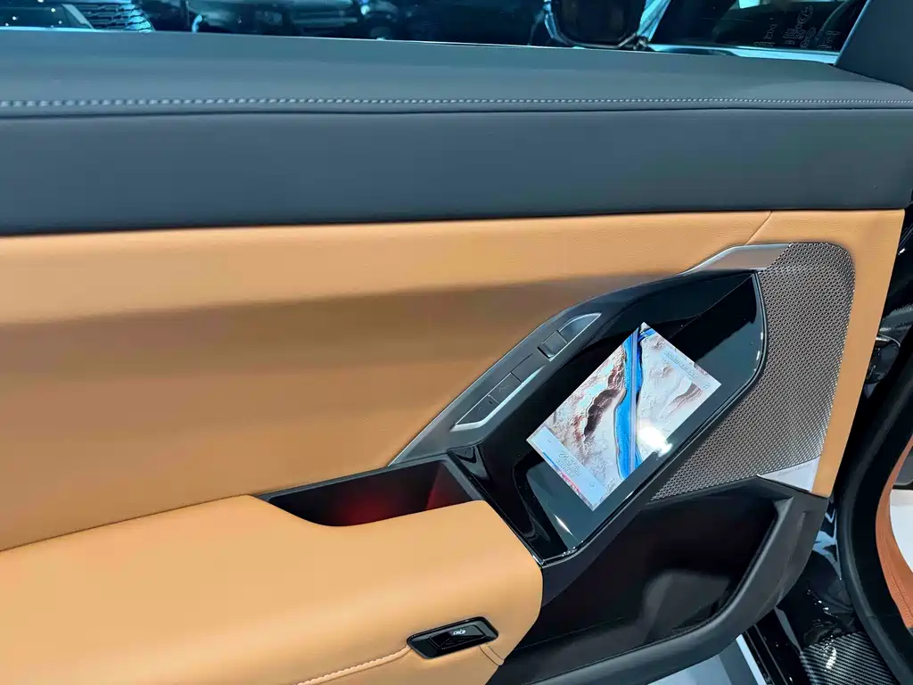 BMW 7 Series — миниатюра 17