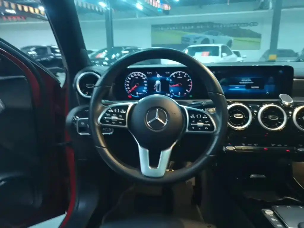 Mercedes-Benz A-Class — миниатюра 11