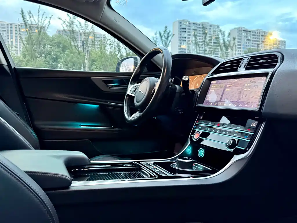 Jaguar XEL 2019 2.0T 200PS Premium