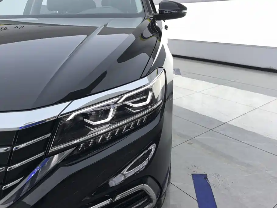 Volkswagen Passat PHEV — миниатюра 5