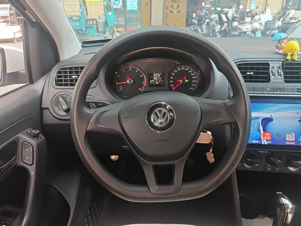 Volkswagen Polo — миниатюра 6