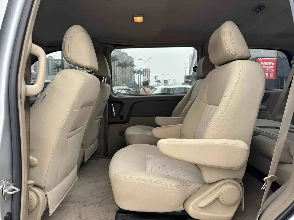 Buick GL8 — миниатюра 10