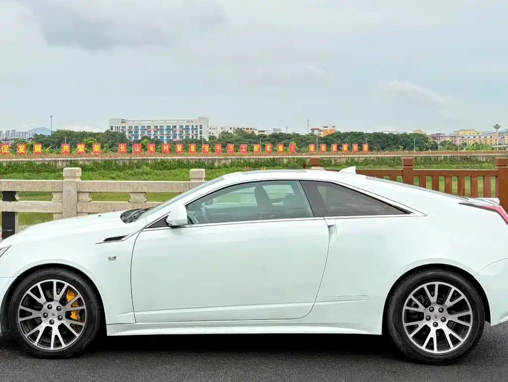 Cadillac CTS — миниатюра 5