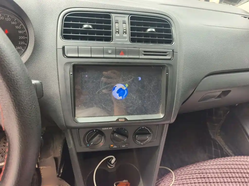 Volkswagen Polo — миниатюра 6