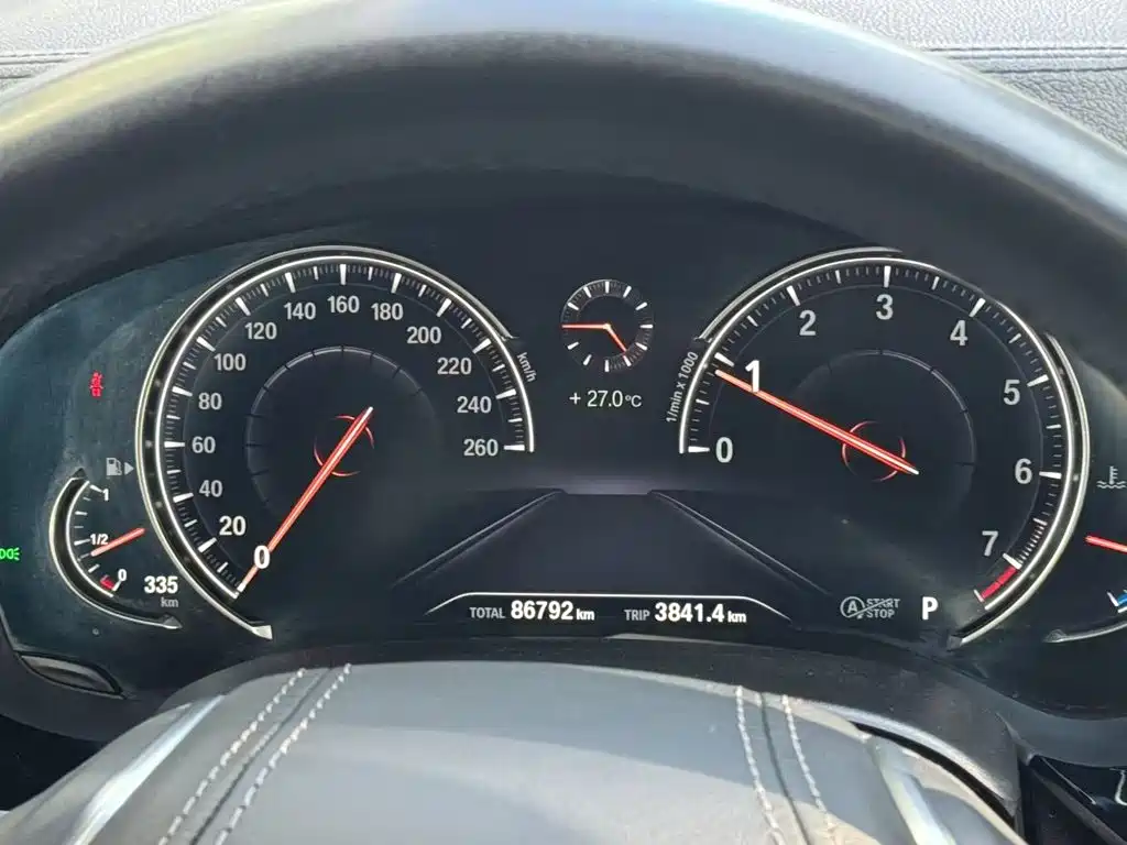BMW 5 Series — миниатюра 8
