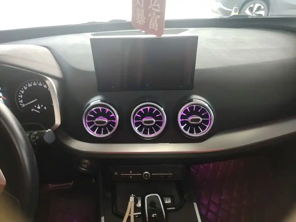 Wey Wey VV5 — миниатюра 13