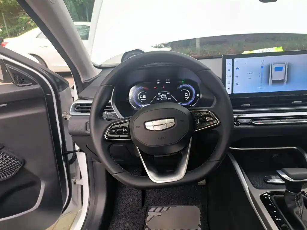 Geely Emgrand — миниатюра 6