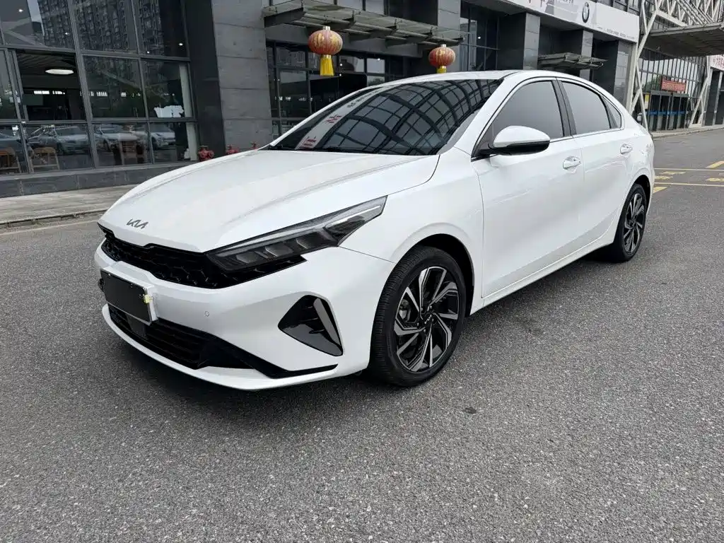 起亚K3 2023款 1.5L CVT尊贵版 2023