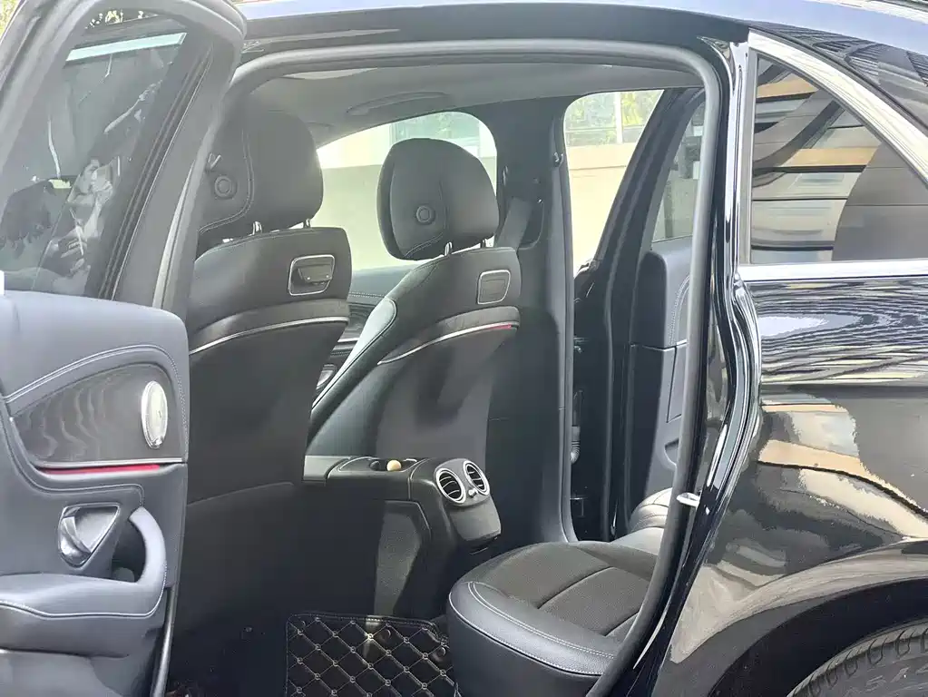 Mercedes-Benz E-Class — миниатюра 10