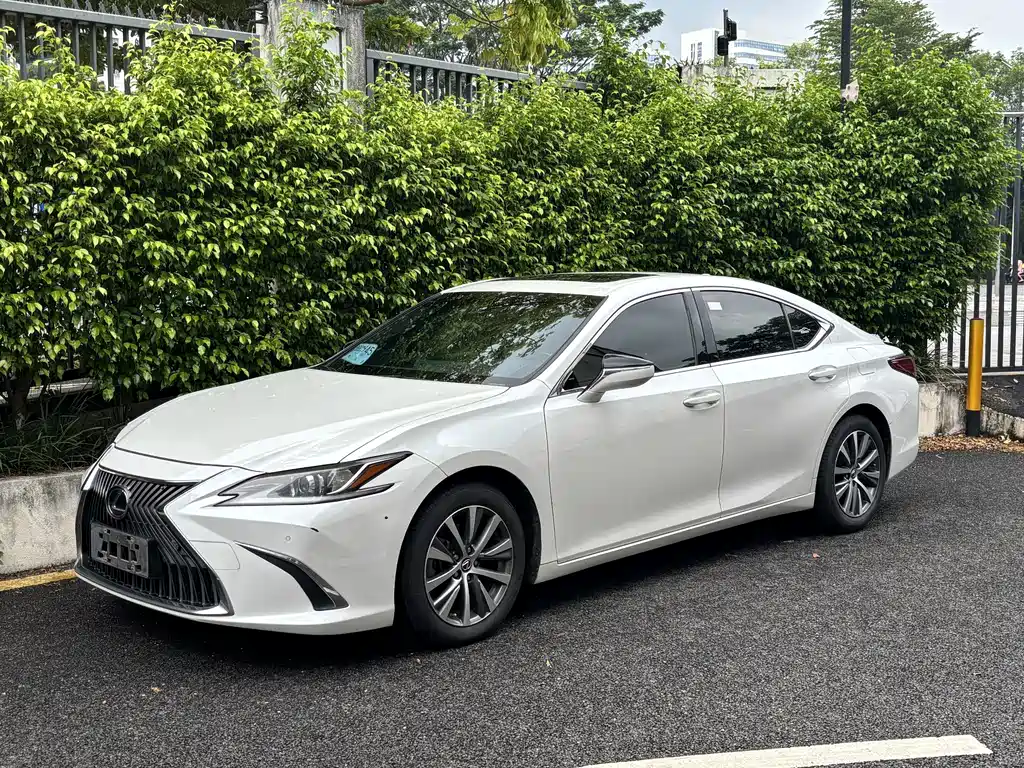 Lexus ES — миниатюра 3