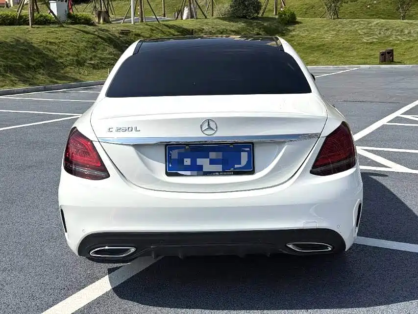 Mercedes-Benz C-Class — миниатюра 8