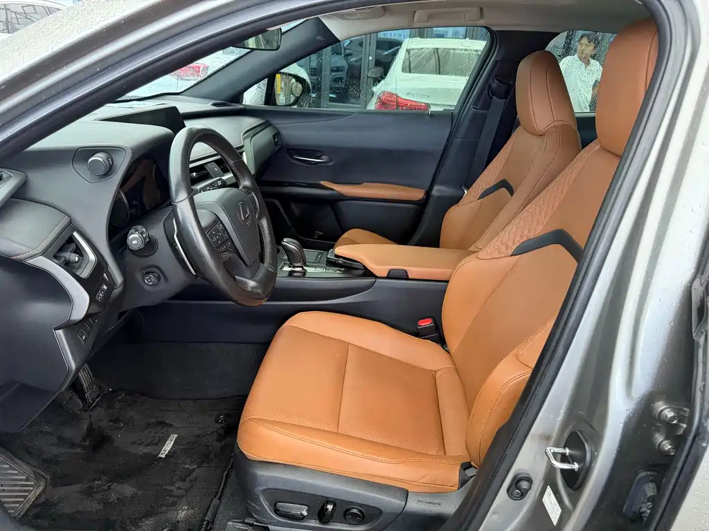 Lexus UX New Energy — миниатюра 5