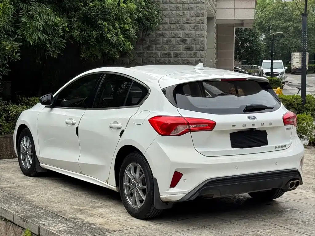 Ford Focus — миниатюра 7