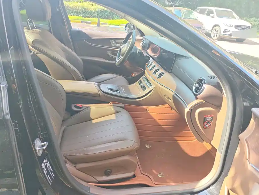 Mercedes-Benz E-Class — миниатюра 4