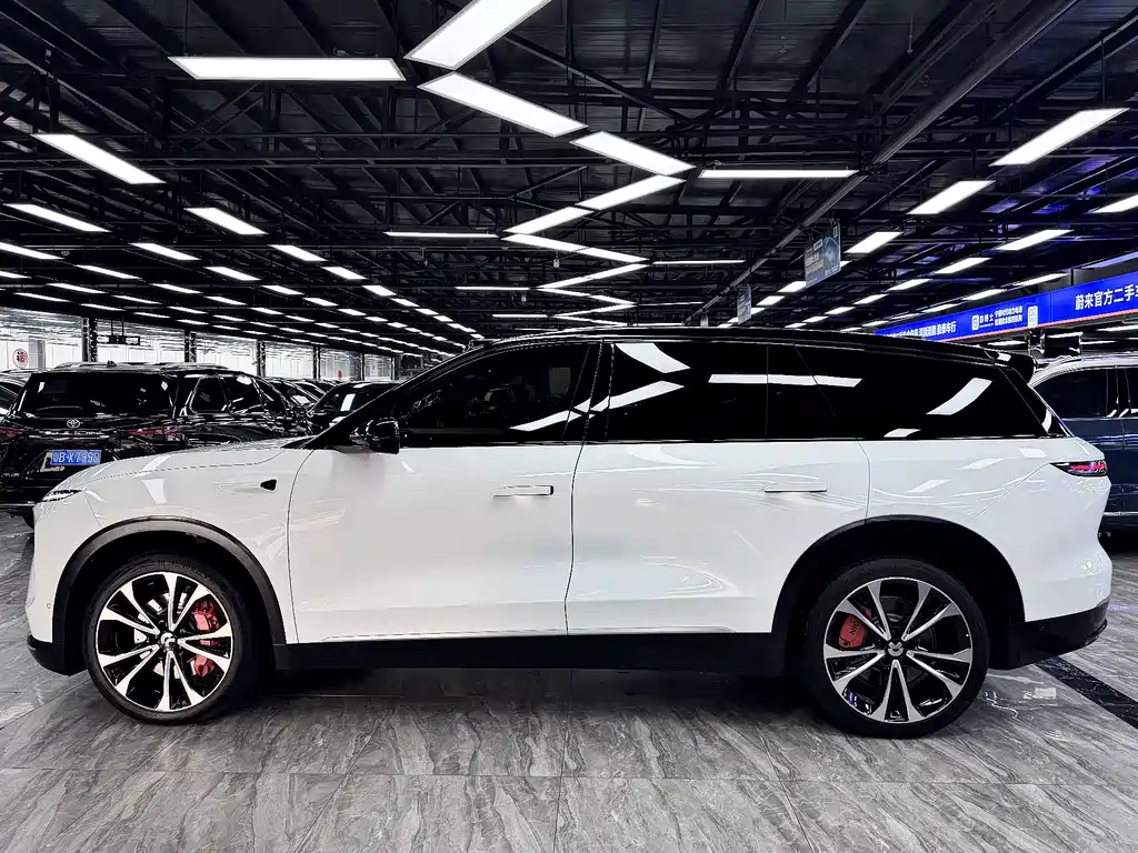 NIO ES8 2023 100kWh